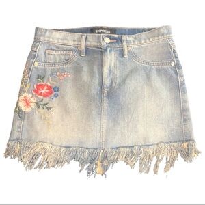 Raw Hem Floral Embroidered Denim Skirt